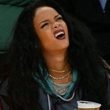 RiRi WhatsApp Sticker #22